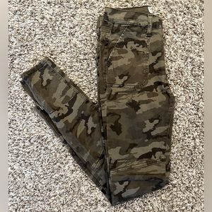 Mudd Flex Stretch Camo Utility Skinny Zip Ankle Pant, Size 3, NWOT